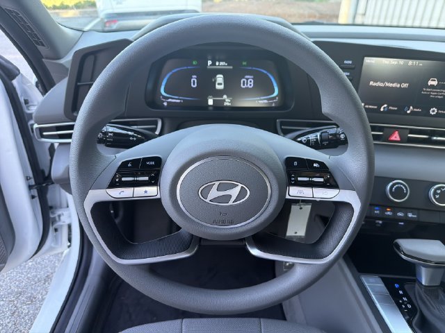 New 2026 Hyundai Elantra SE FWD image 25