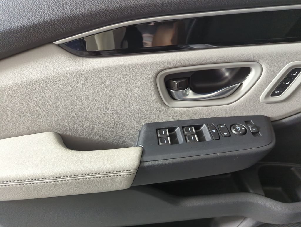 Certified 2025 Honda Pilot EX-L image 10