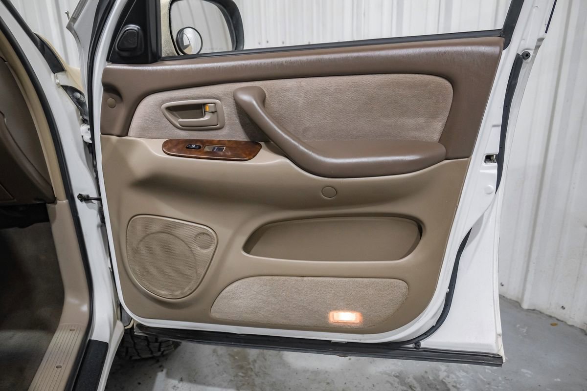 Used 2004 Toyota Sequoia SR5 image 43