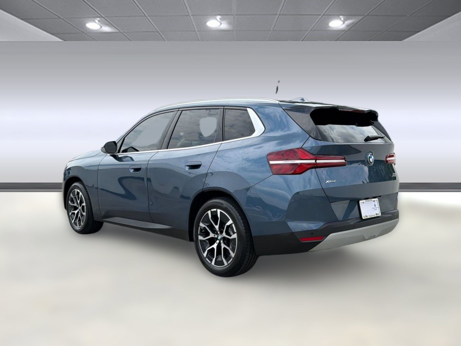 Certified 2025 BMW X3 xDrive30i w/ Premium Package AWD/4WD image 3