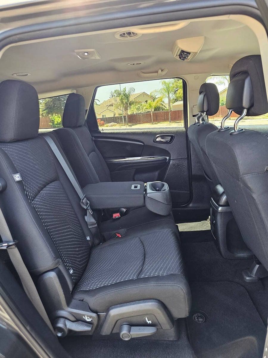 Used 2017 Dodge Journey Crossroad FWD image 16