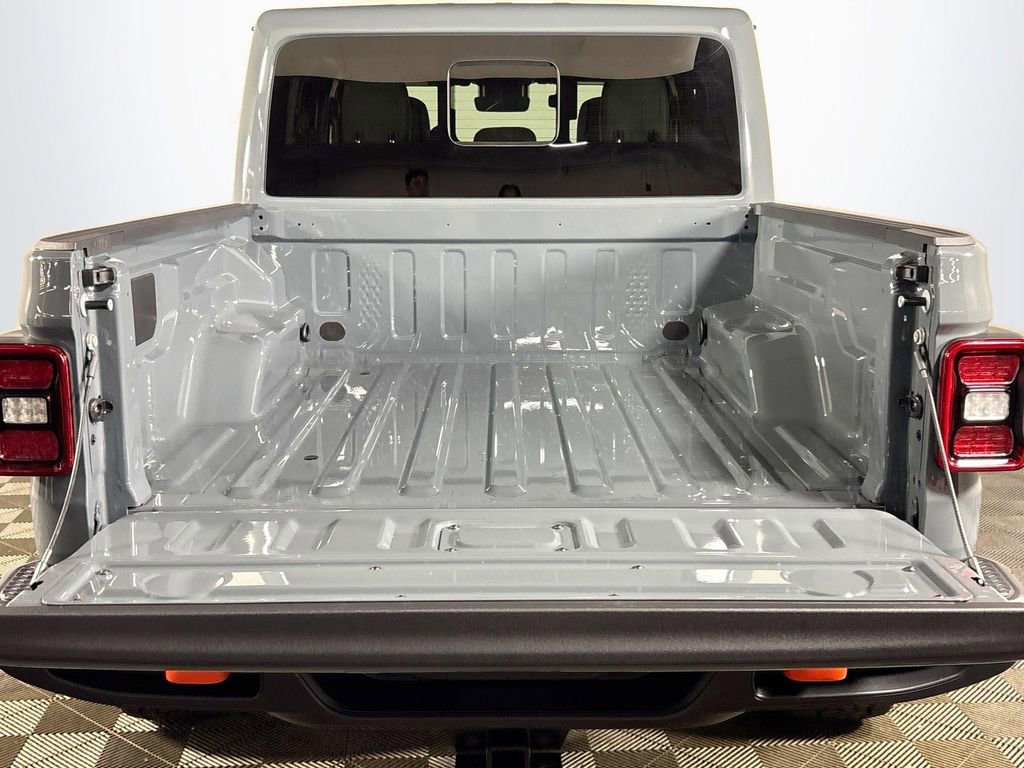 New 2025 Jeep Gladiator Mojave image 22
