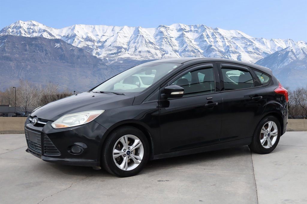 Used 2014 Ford Focus SE w/ SE Winter Package image 2