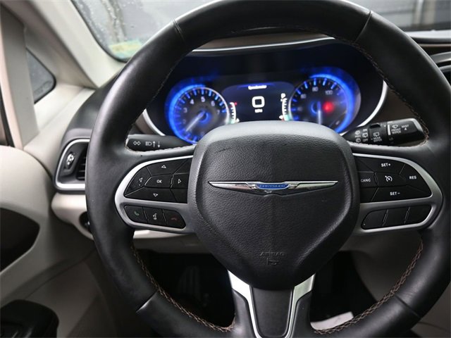 Used 2018 Chrysler Pacifica Touring-L Plus w/ Tire & Wheel Group image 8