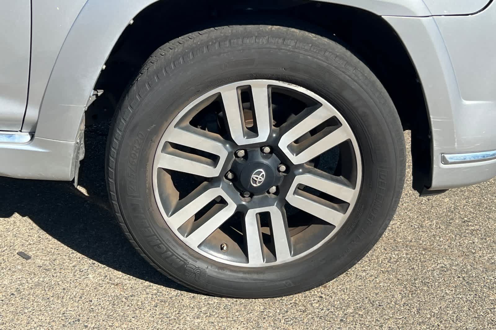 Used 2016 Toyota 4Runner Limited AWD/4WD image 18