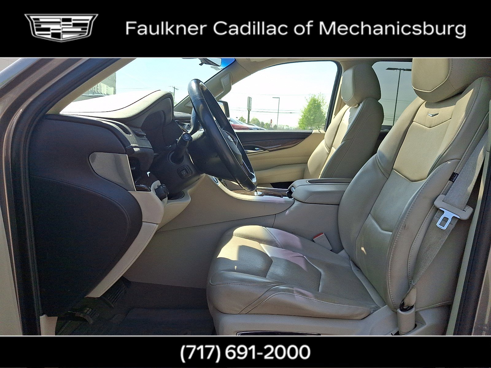 Used 2018 Cadillac Escalade Luxury AWD/4WD image 13