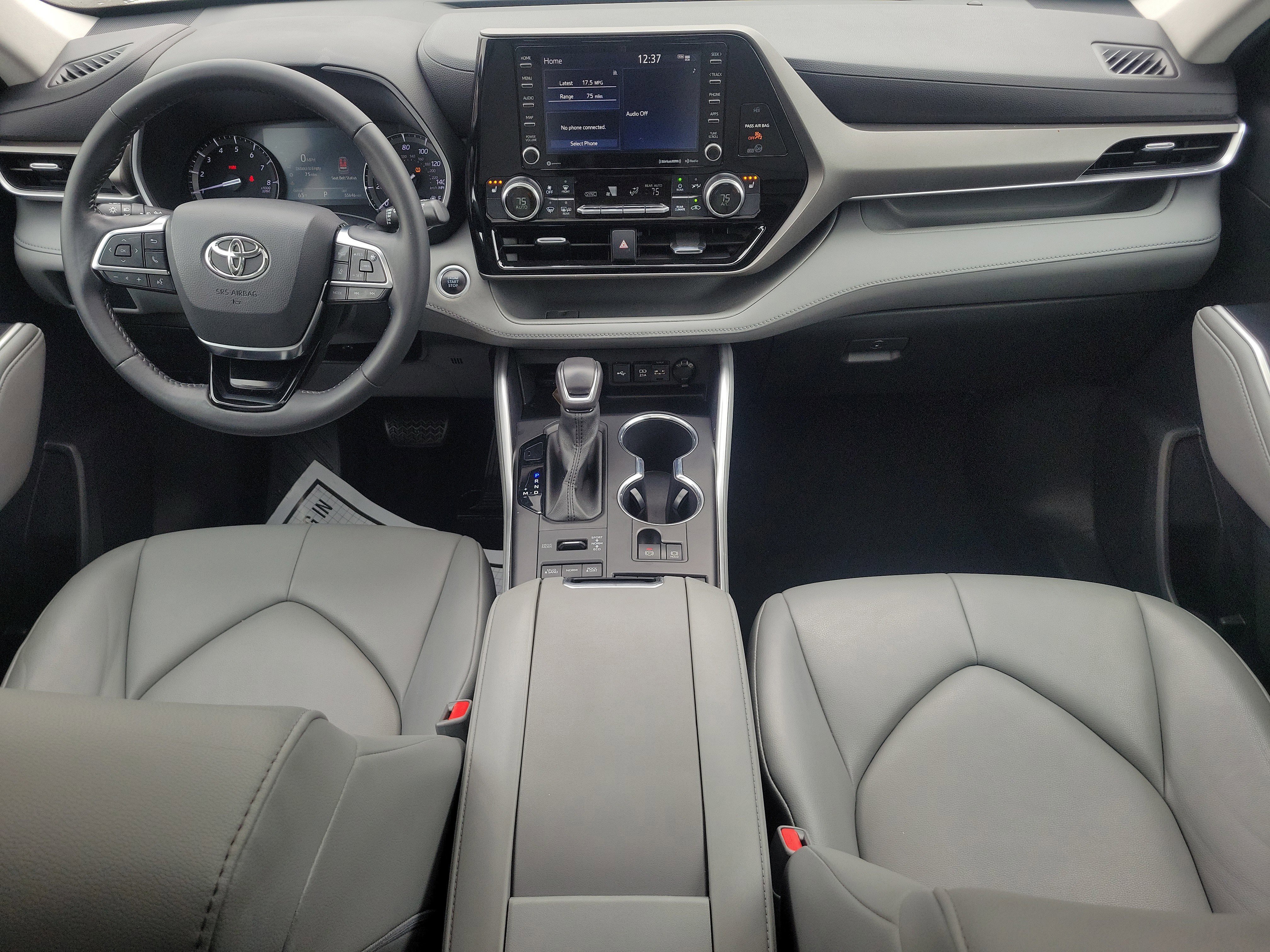 Used 2021 Toyota Highlander XLE image 14