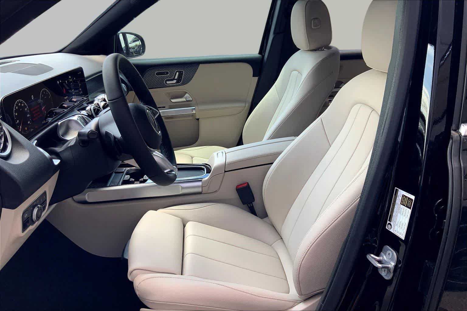 Used 2025 Mercedes-Benz GLB 250 image 17