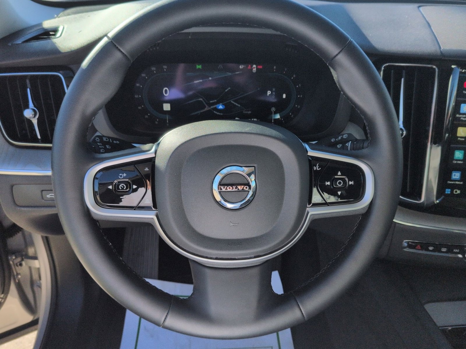 Certified 2025 Volvo XC60 B5 Plus image 16