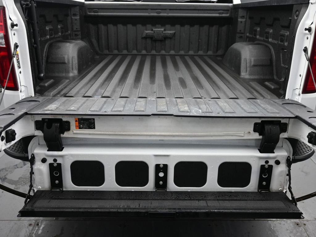 Used 2024 Chevrolet Silverado 1500 LT Trail Boss w/ LT Trail Boss Premium Package AWD/4WD image 9