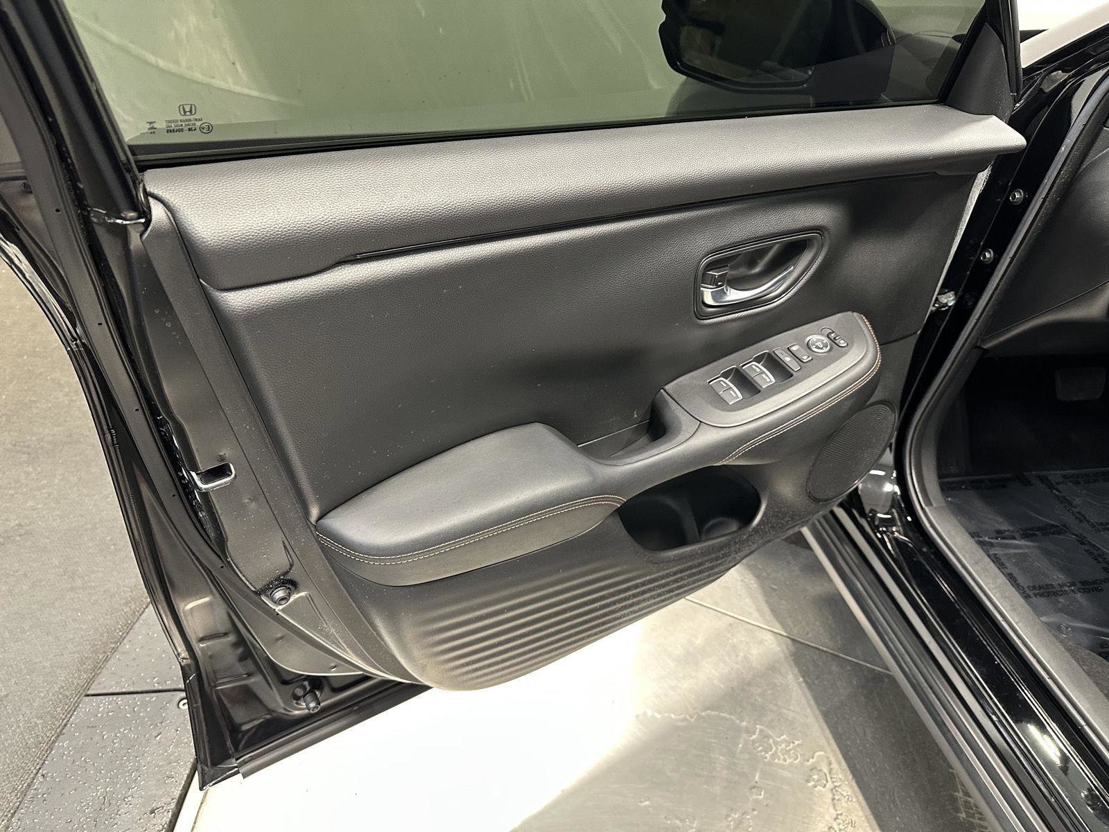 Used 2024 Honda HR-V Sport image 13