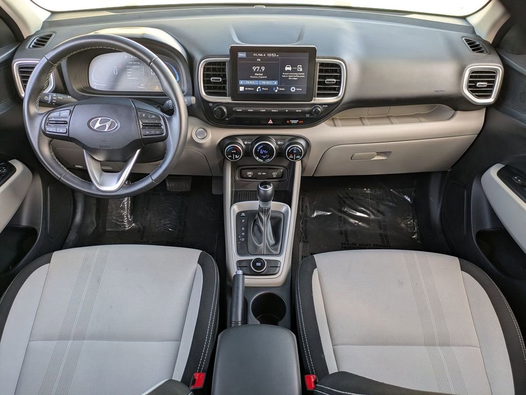 Used 2025 Hyundai Venue SEL image 25