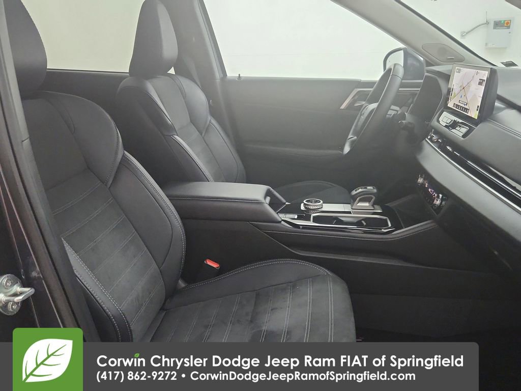 Used 2025 Mitsubishi Outlander SE FWD image 32