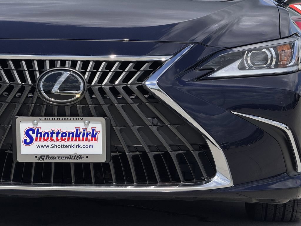 Used 2025 Lexus ES 350 w/ Premium Package image 8
