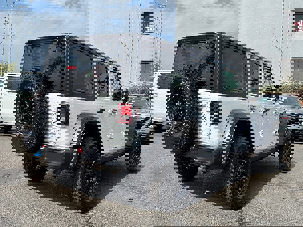 Used 2023 Jeep Wrangler Unlimited image 14