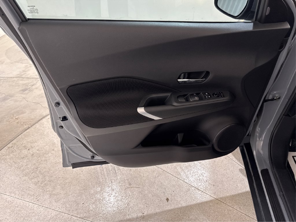 Used 2021 Nissan Kicks SV FWD image 33