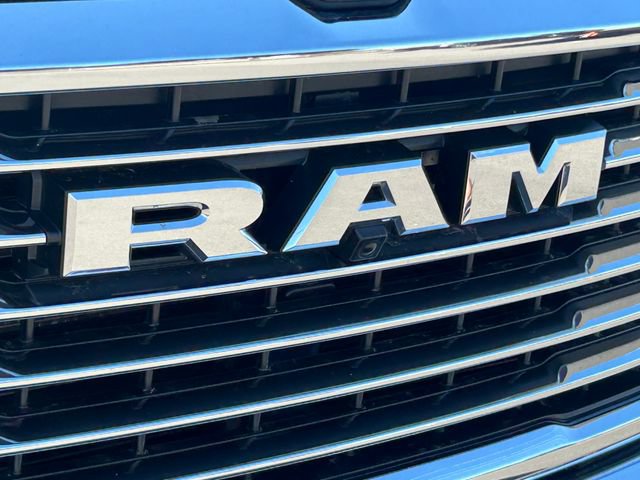 Used 2025 RAM 1500 Laramie AWD/4WD image 12