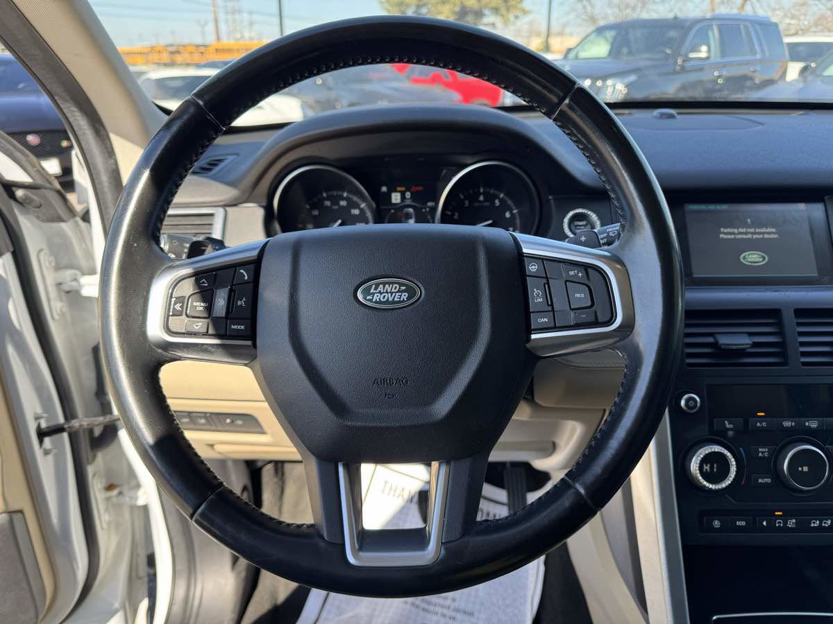 Used 2018 Land Rover Discovery Sport HSE image 12