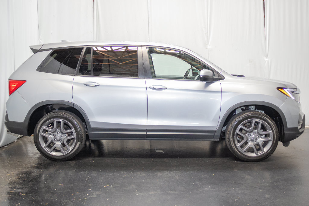 Used 2023 Honda Passport EX-L image 4