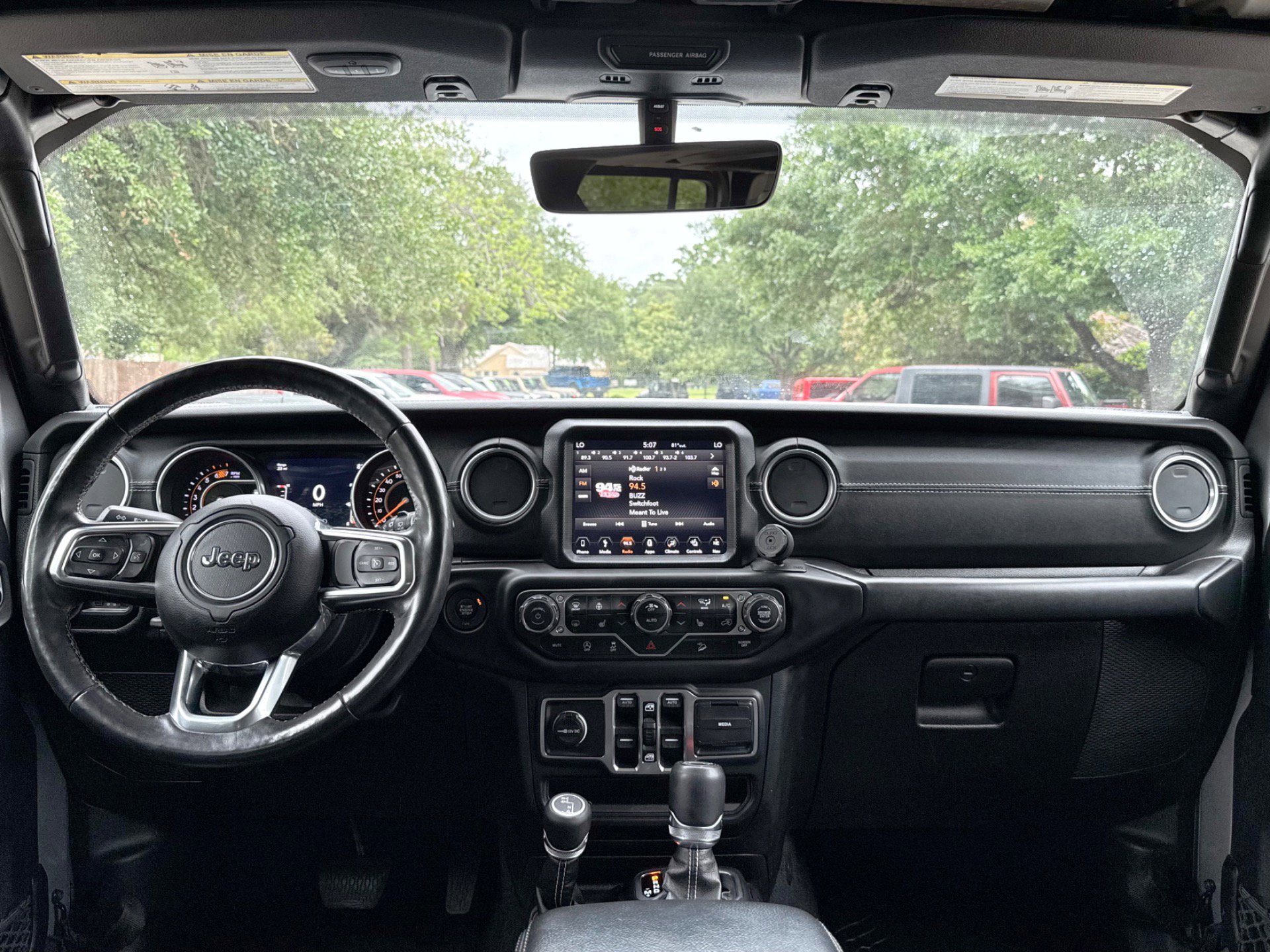 Used 2018 Jeep Wrangler Unlimited Sahara AWD/4WD image 22