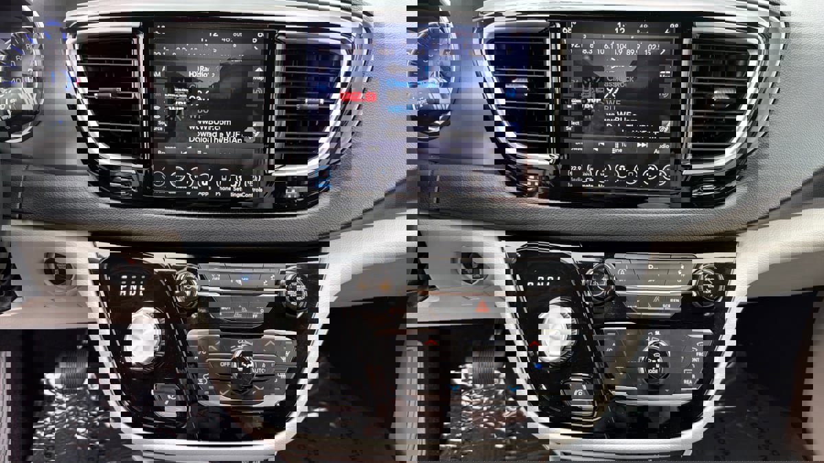 Used 2020 Chrysler Pacifica Touring-L Plus image 13