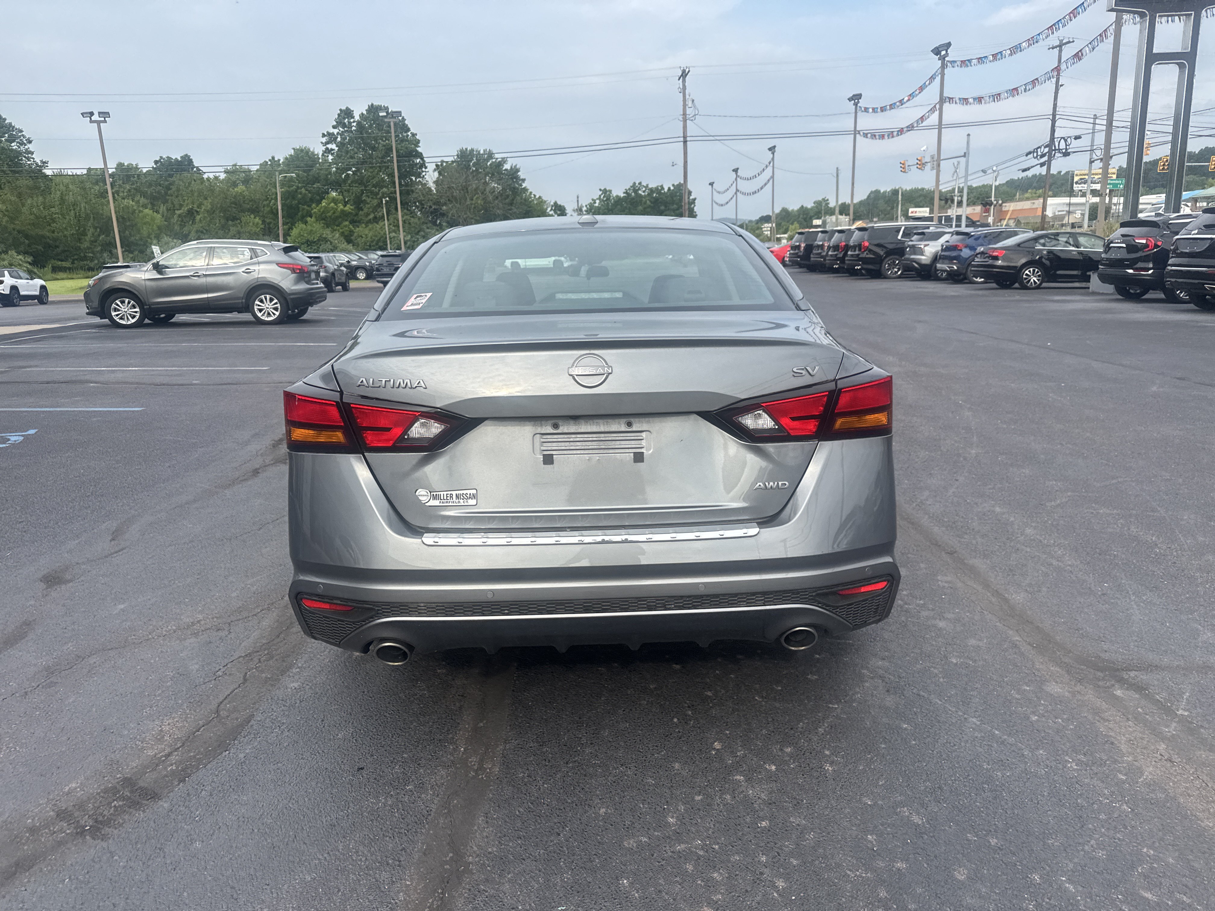 Used 2023 Nissan Altima 2.5 SV w/ SV Premium Package AWD/4WD image 4