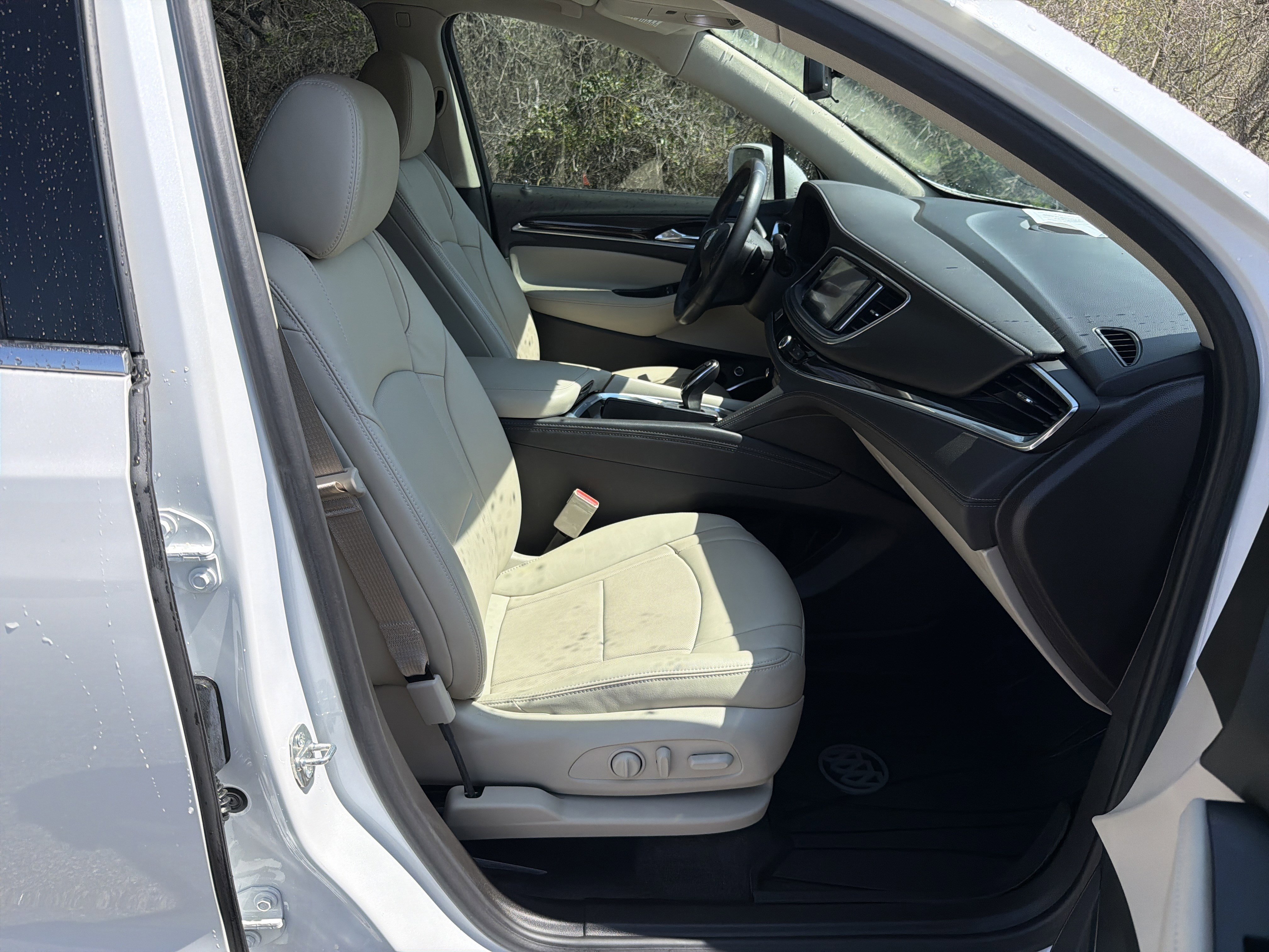 Used 2020 Buick Enclave Essence w/ Sound and Sites Package image 15