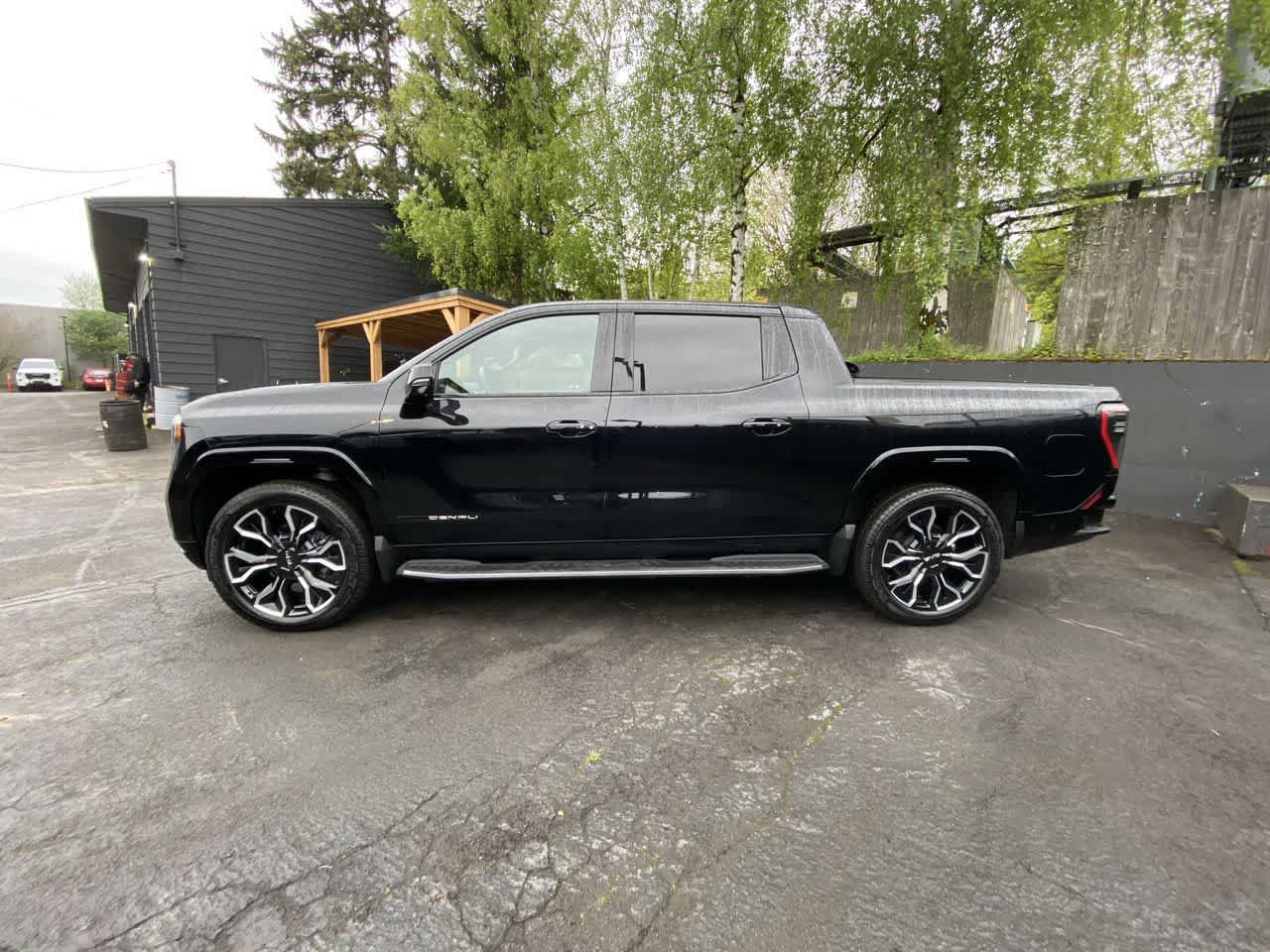 Used 2025 GMC Sierra EV Denali AWD/4WD image 3