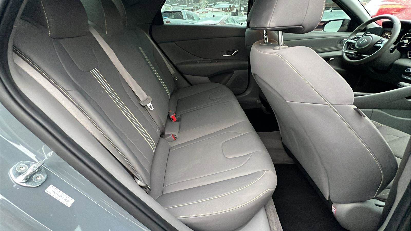 Used 2021 Hyundai Elantra SEL w/ Convenience Package image 15