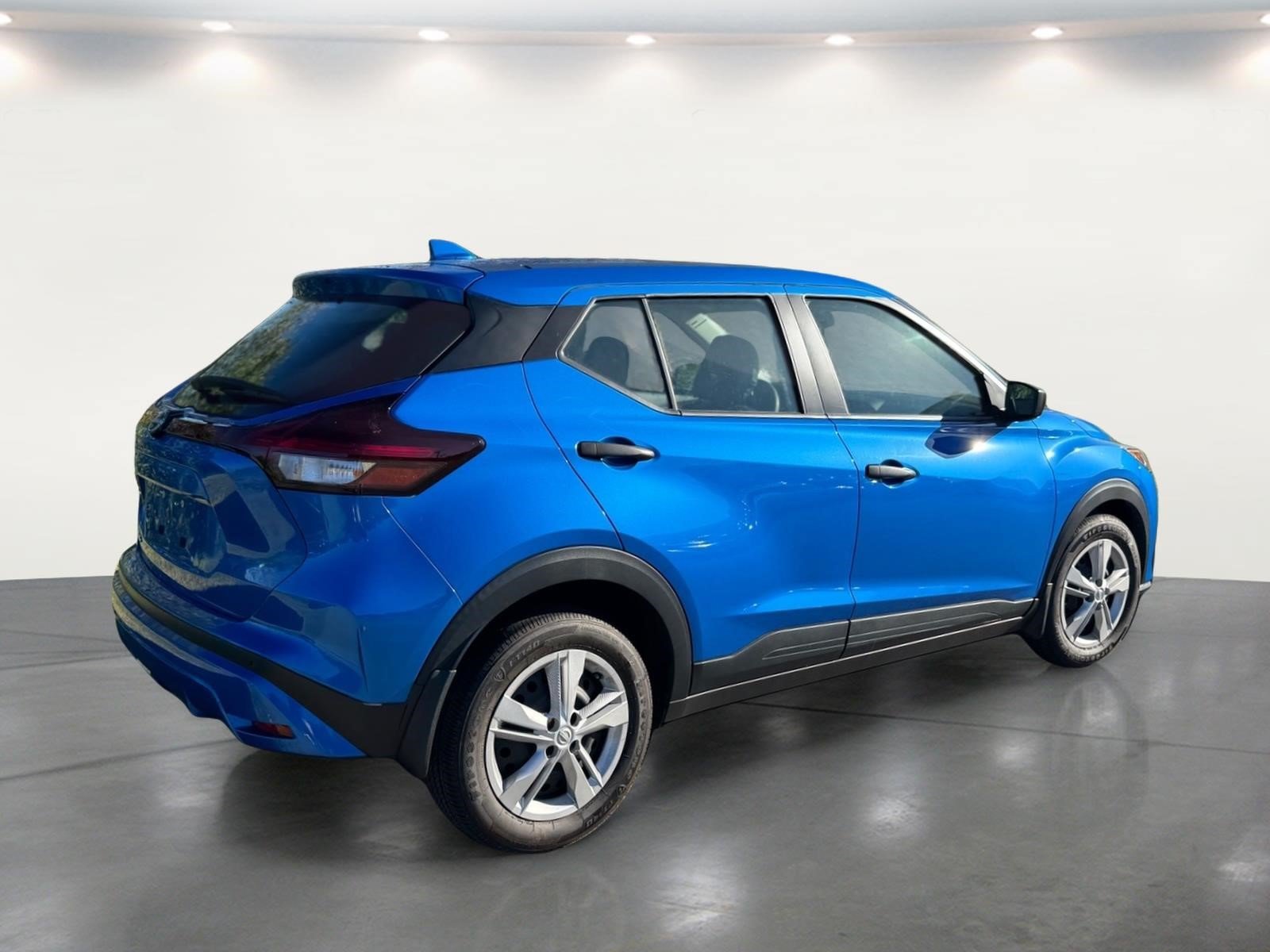 Used 2024 Nissan Kicks S FWD image 16