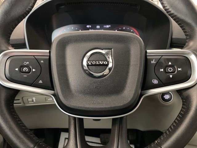 Used 2021 Volvo XC40 T5 Momentum image 15