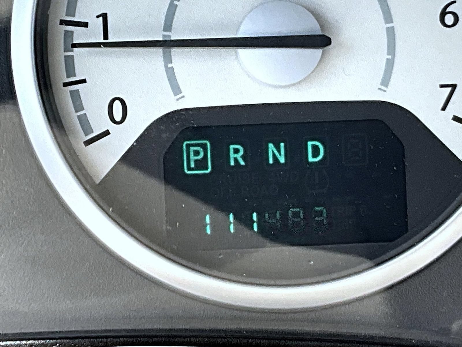 Used 2010 Chrysler Town & Country Touring w/ Entertainment Group #2 FWD image 17