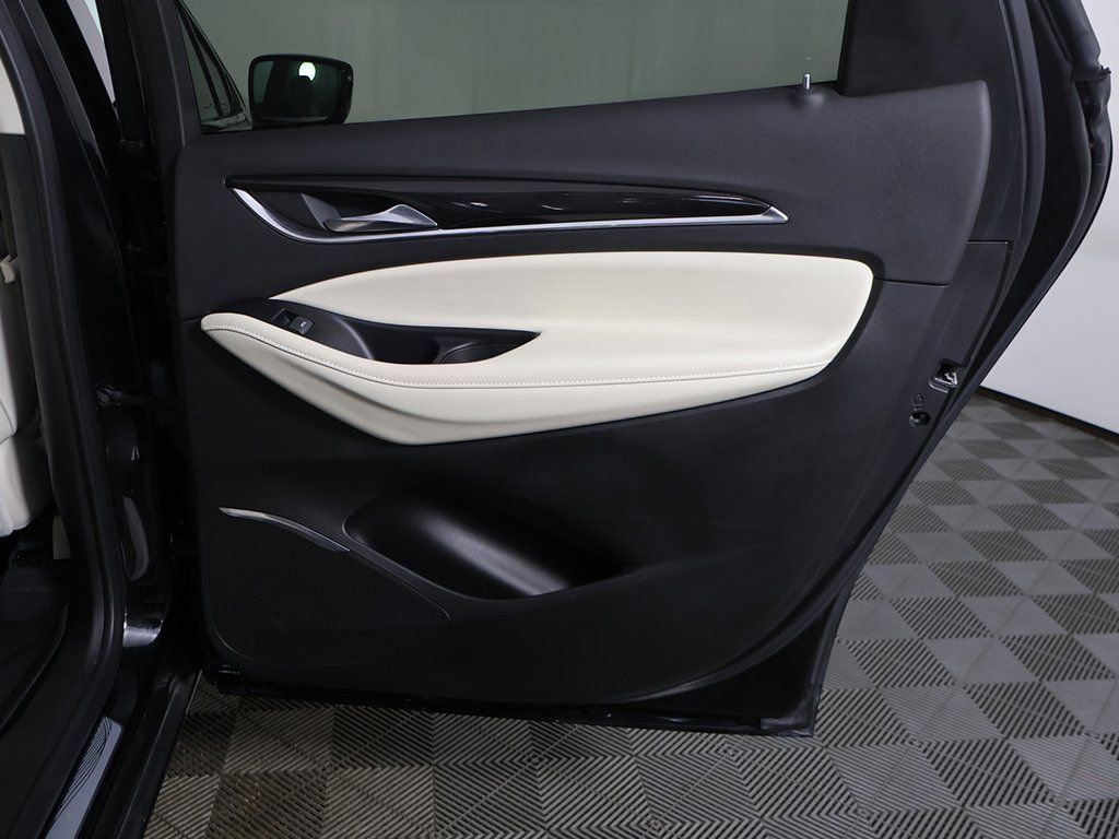 Used 2023 Buick Enclave Essence image 28