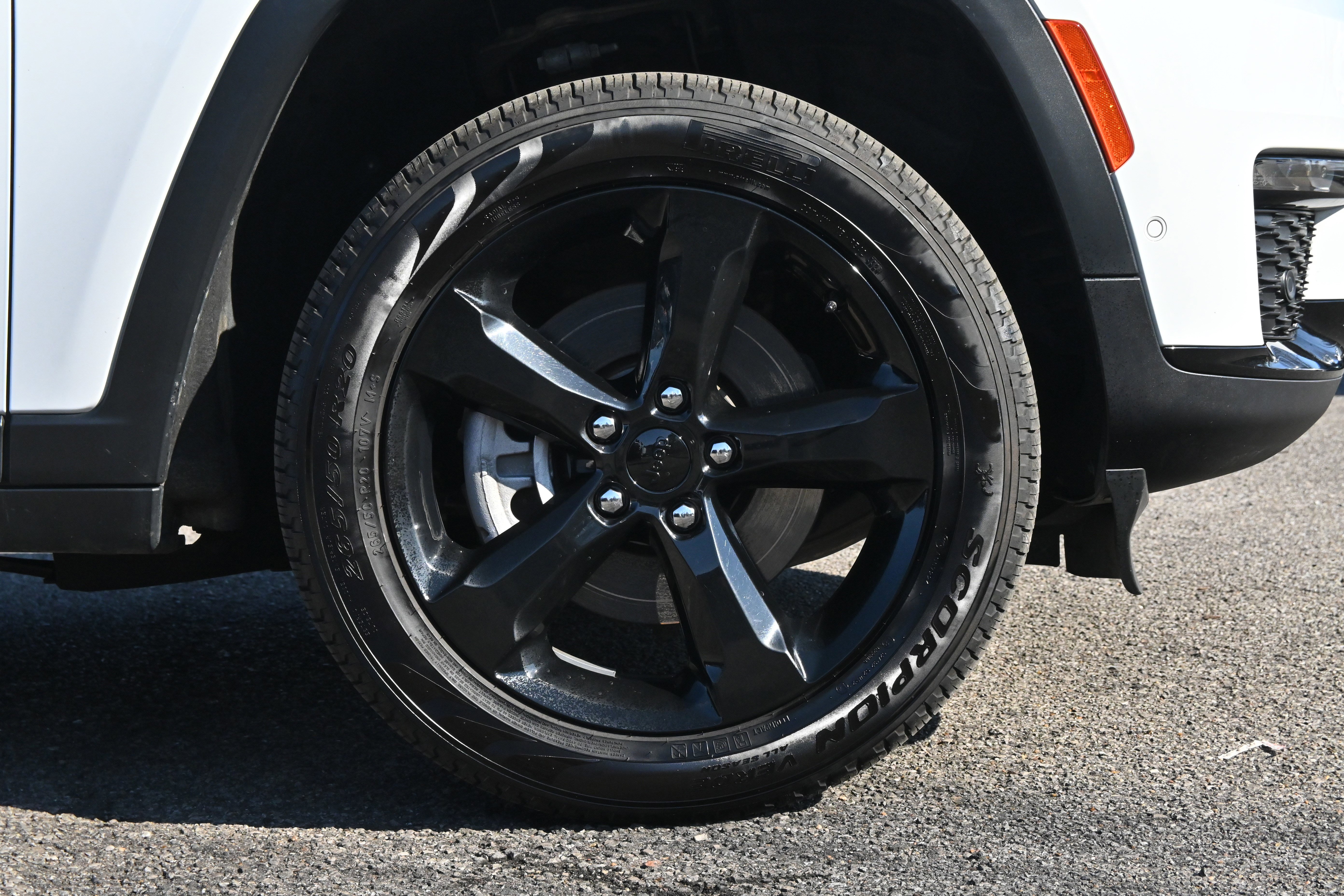 Used 2025 Jeep Grand Cherokee L Limited w/ Luxury Tech Group II image 25