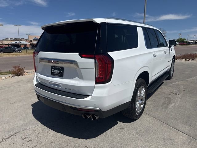 Used 2023 GMC Yukon XL Denali image 9