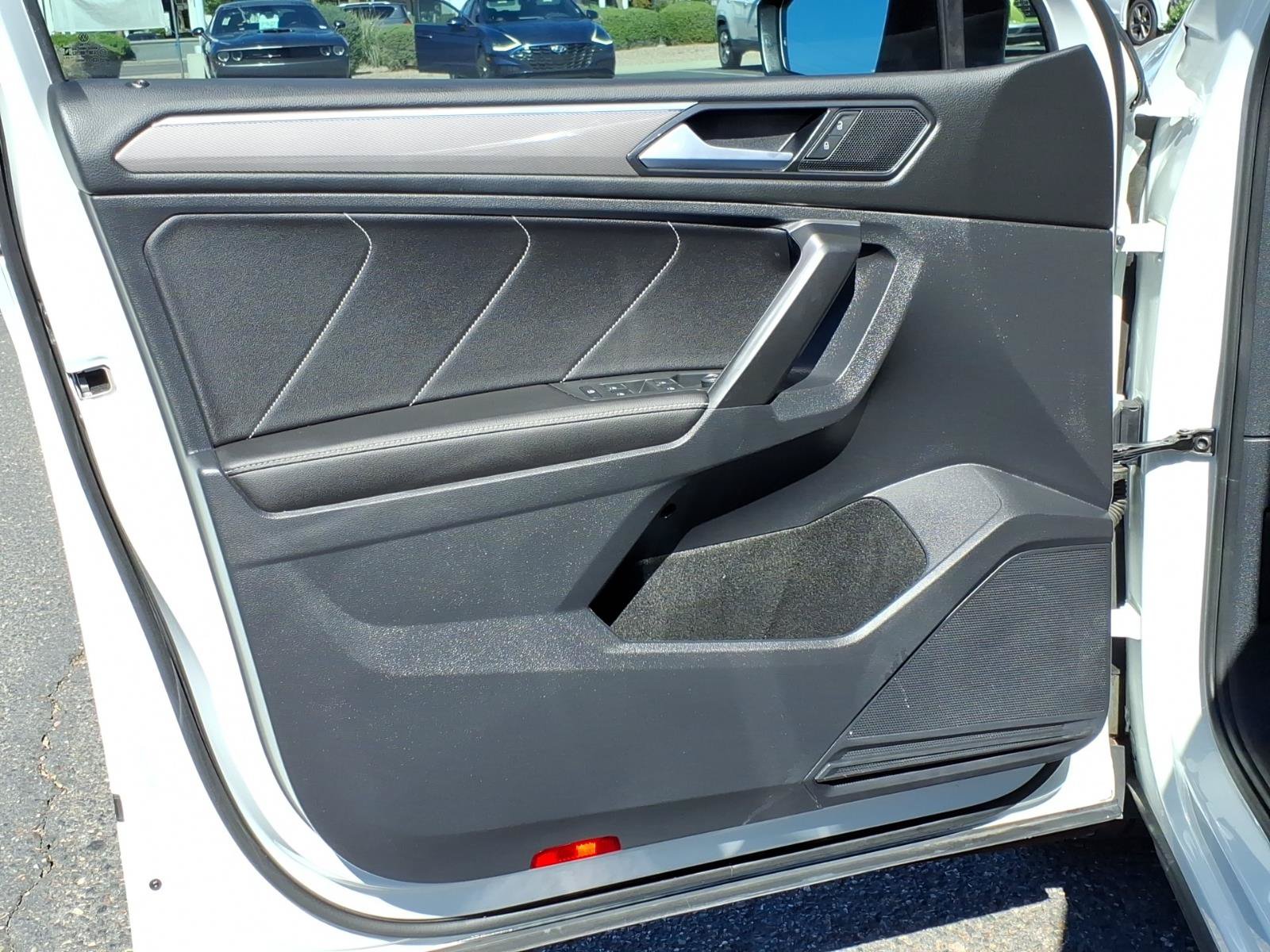 Certified 2023 Volkswagen Tiguan SE R-Line FWD image 17