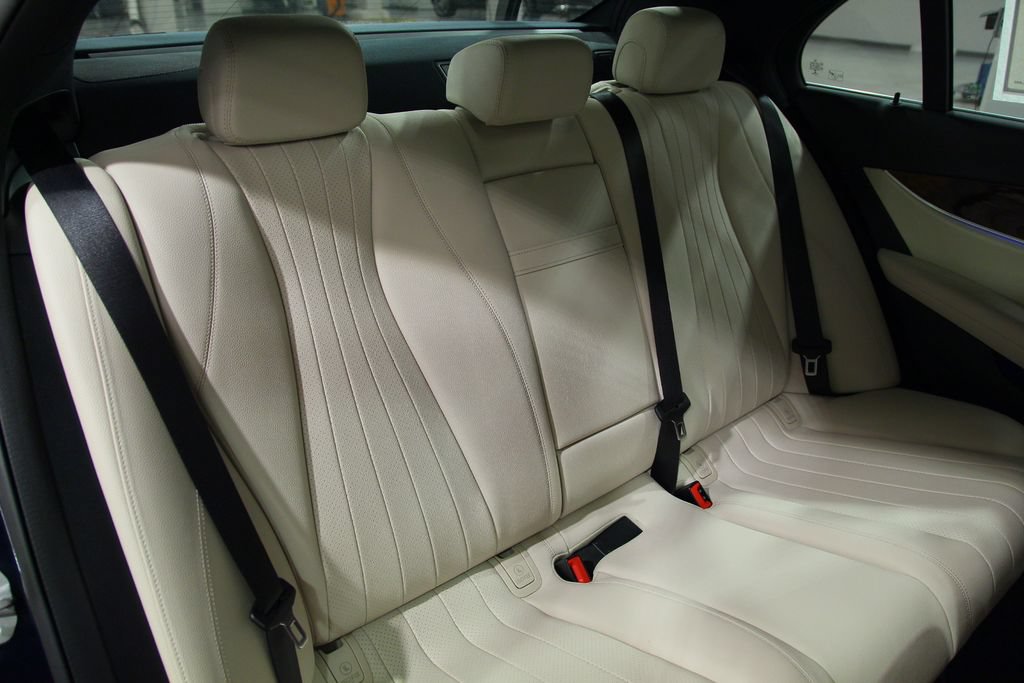 Certified 2019 Mercedes-Benz E 300 4MATIC image 25