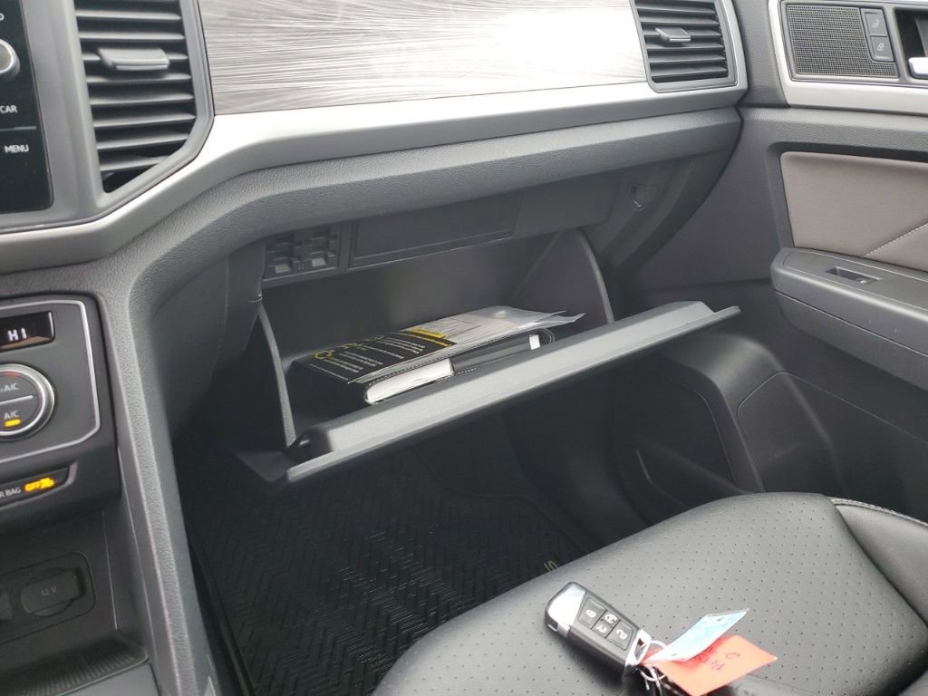 Used 2021 Volkswagen Atlas Cross Sport SE image 26