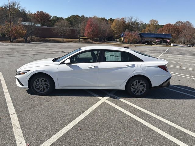 New 2026 Hyundai Elantra Blue image 4