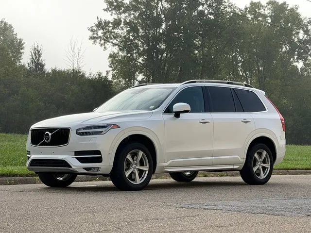 Used 2018 Volvo XC90 T5 Momentum w/ Convenience Package AWD/4WD image 5