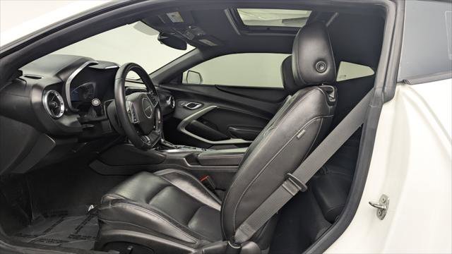 Used 2021 Chevrolet Camaro LT w/ RS Package image 15