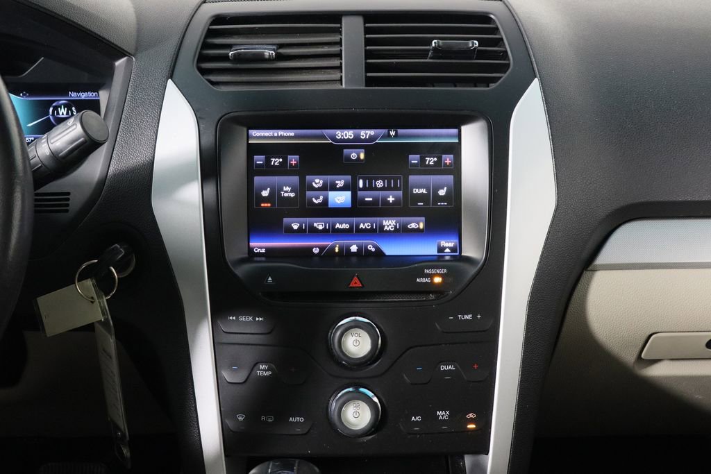 Used 2014 Ford Explorer XLT w/ Equipment Group 202A image 29