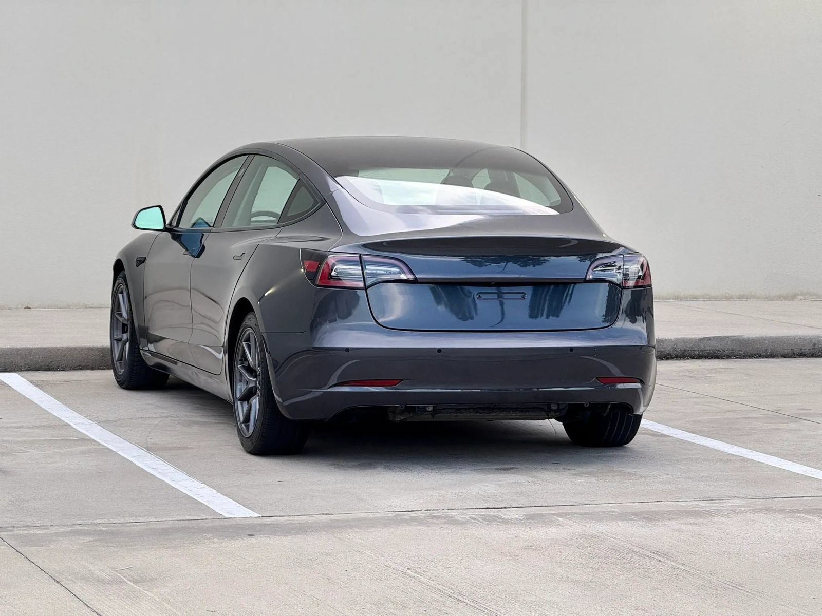 Used 2021 Tesla Model 3 Standard Range Plus RWD image 5