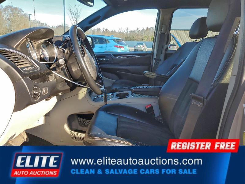 Used 2019 Dodge Grand Caravan SXT image 13
