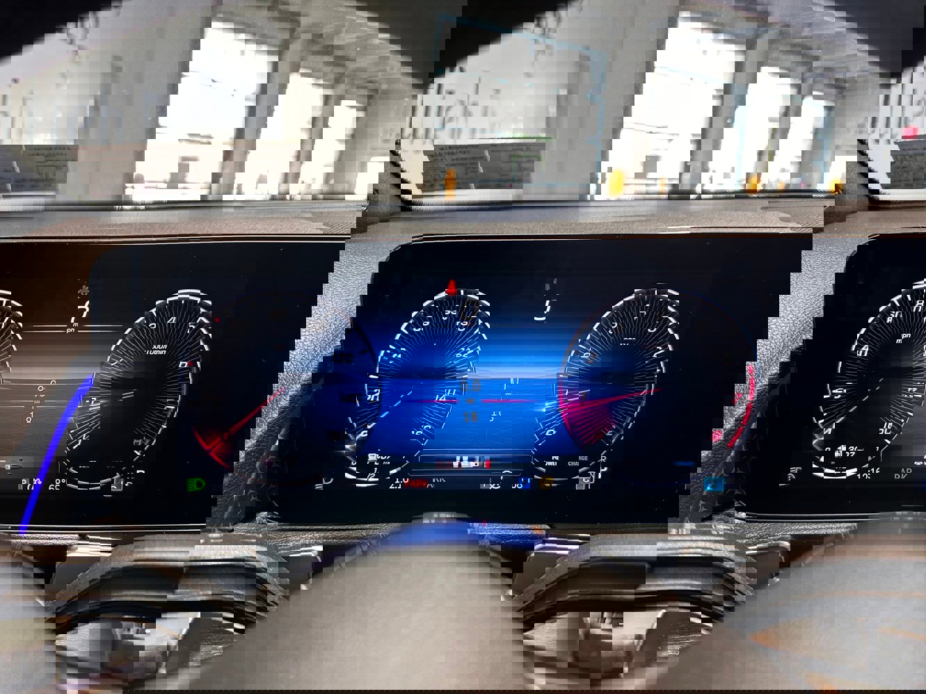 New 2025 Mercedes-Benz GLB 250 4MATIC image 9