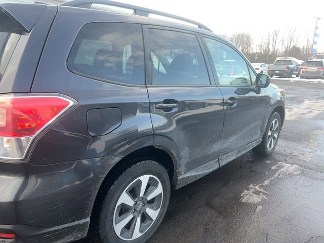 Used 2018 Subaru Forester 2.5i Premium w/ All-Weather Package image 5
