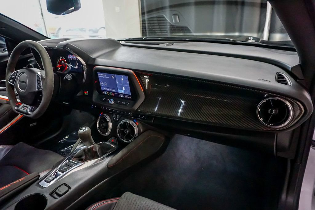 Used 2020 Chevrolet Camaro ZL1 image 39