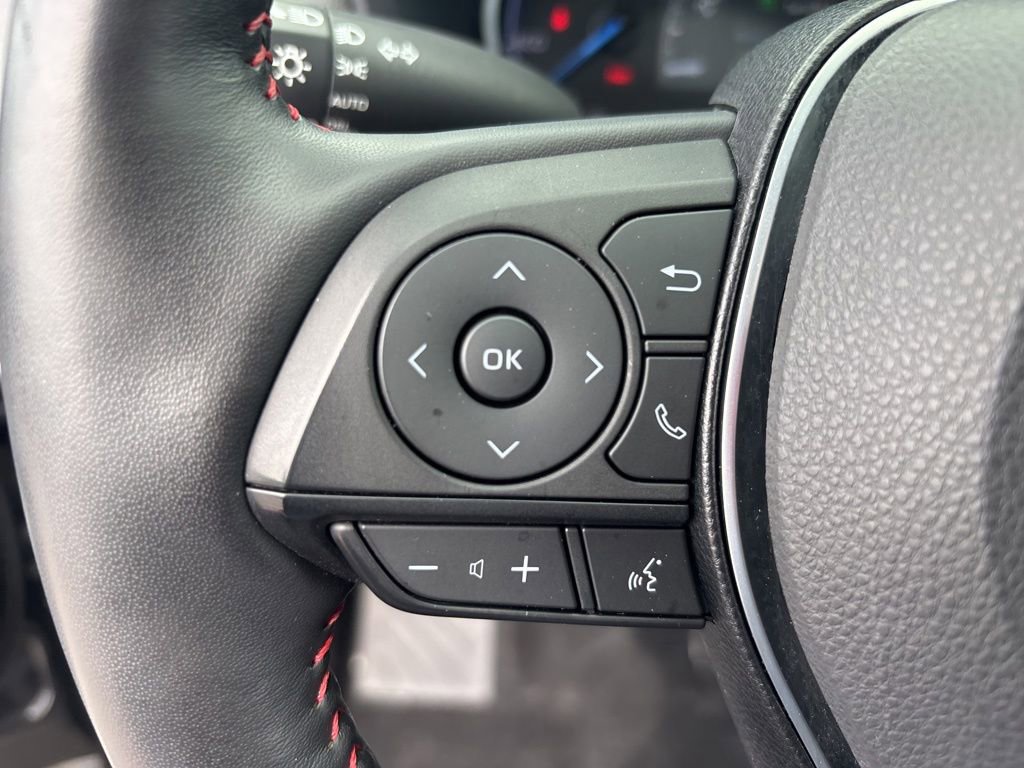 Used 2022 Toyota RAV4 SE w/ Weather & Moonroof Package AWD/4WD image 21