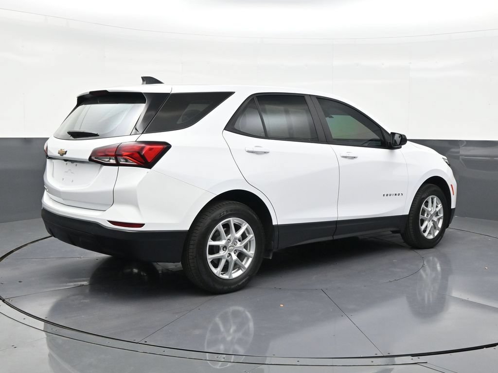 Used 2024 Chevrolet Equinox LS FWD image 5