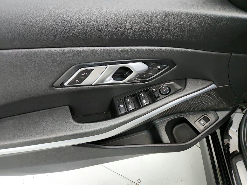 Used 2019 BMW 330i Sedan w/ Driving Assistance Package RWD image 21